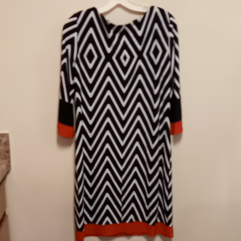 Dress - Picture 3 of 4